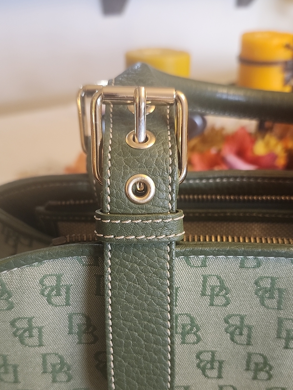 Vintage Dooney & Bourke Tote - Picture 4 of 12
